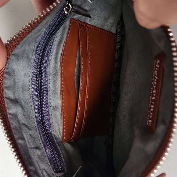 Handbag Butler Mighty Purse Purple Wristlet Wallet Micro USB Phone Charger - Picture 6 of 11